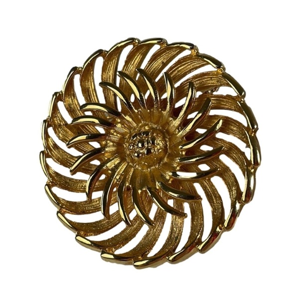 Gold Tone Flower Burst Brooch Pin - Picture 1 of 7